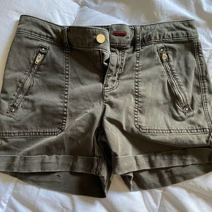Woman’s shorts